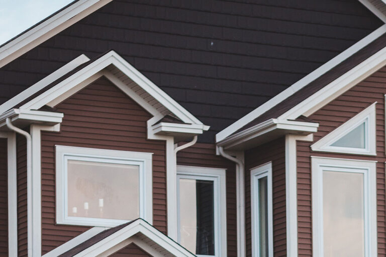 vinyl-siding-exterior-construction-services-by-Peak-Roofing-and-Exteriors