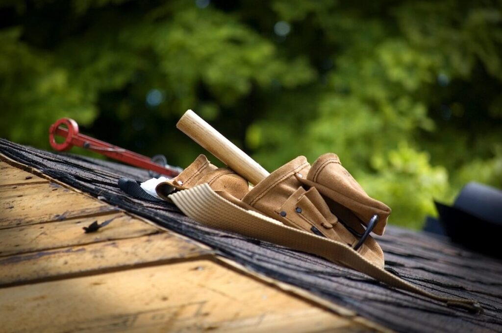 10 Professional Roof Care Tips From Your Arkansas Roofing Contractor - Peak Roofing & Exteriors